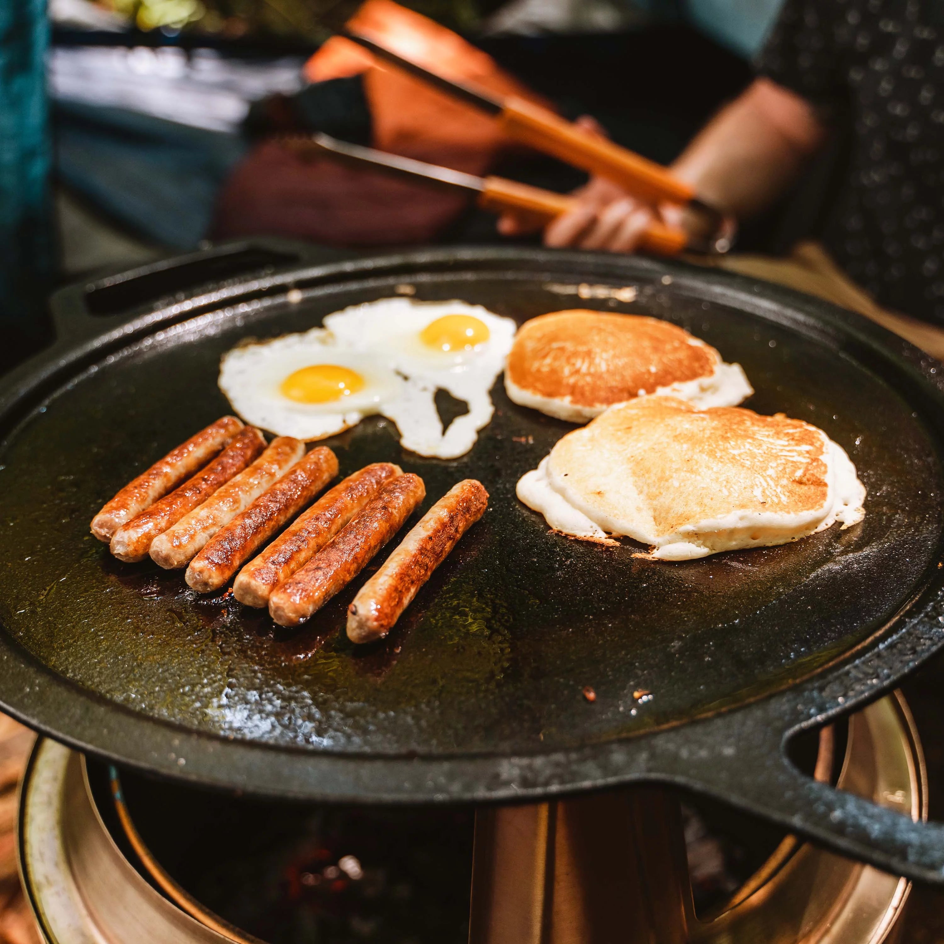 Cast Iron Cookware with Stainless Steel Hub, Weight: 19.5lbs, Cooking Surface Diameter 17.75" B48892