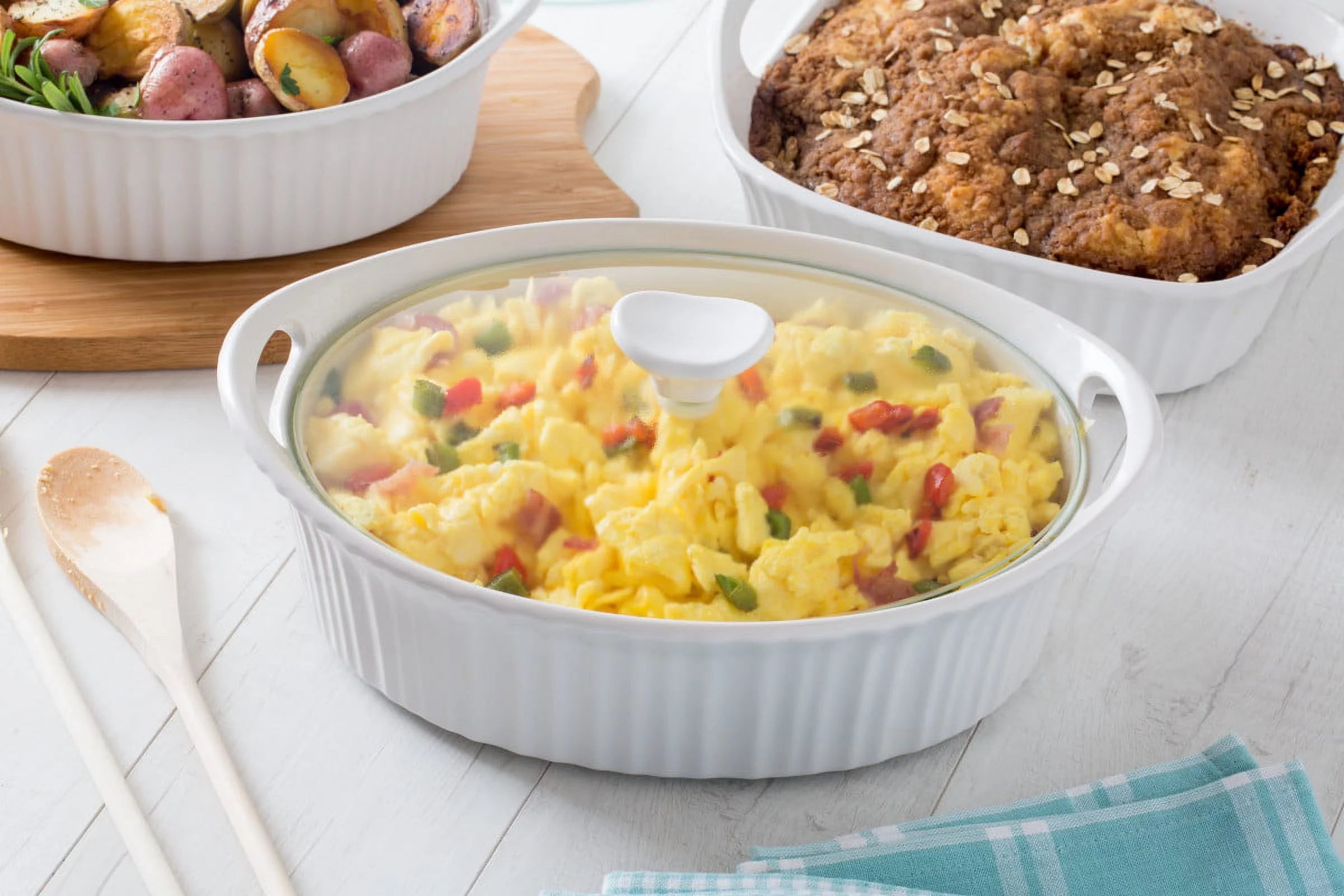 Oval Casserole with Glass Lid, 2.5 Quart H803