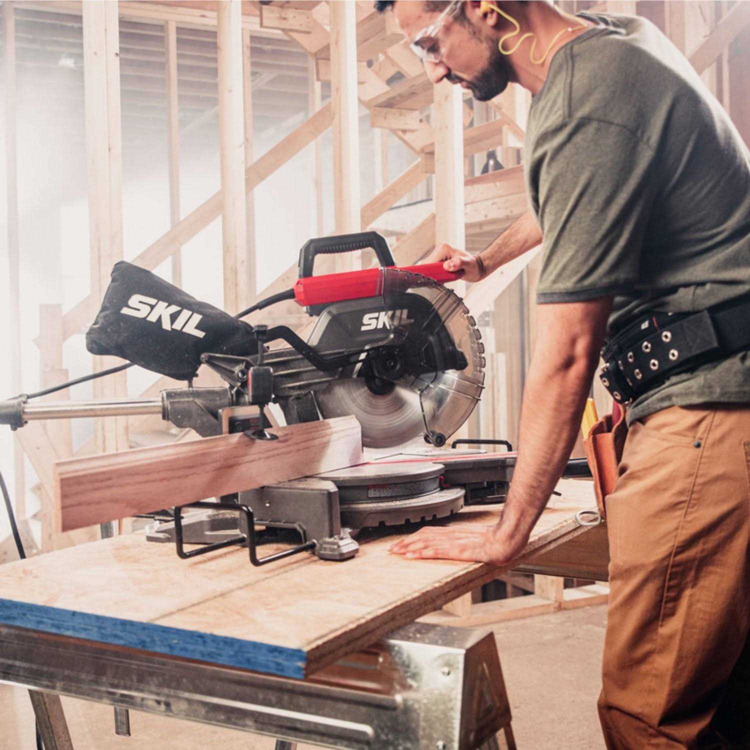 Dual Bevel Sliding Miter Saw X54905
