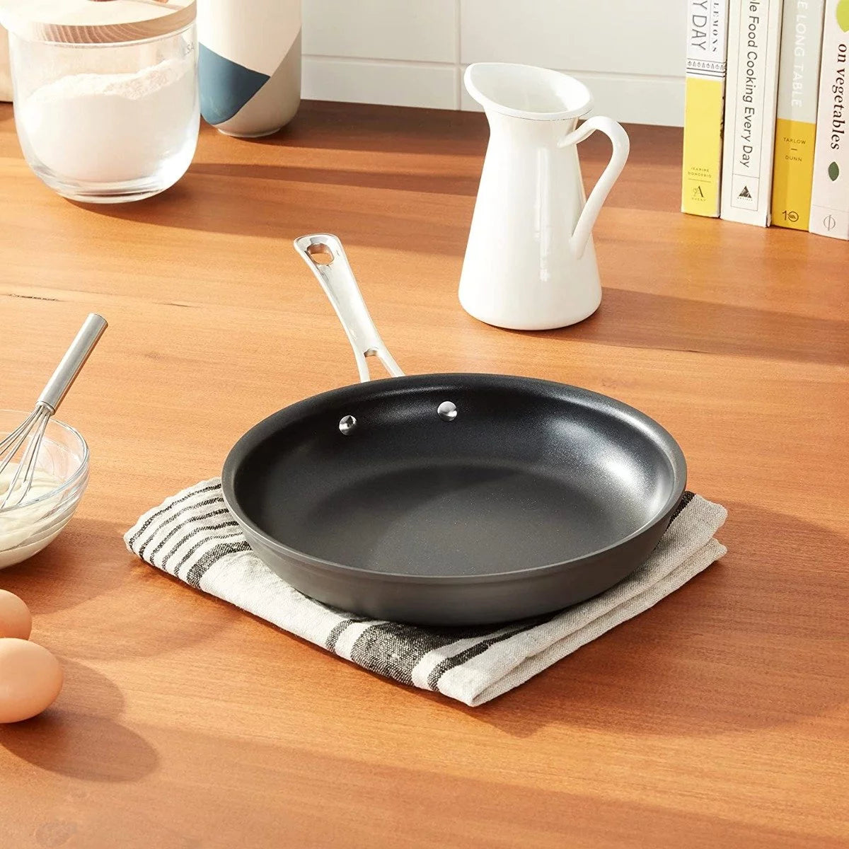 10" Hard Anodized Open Skillet O135