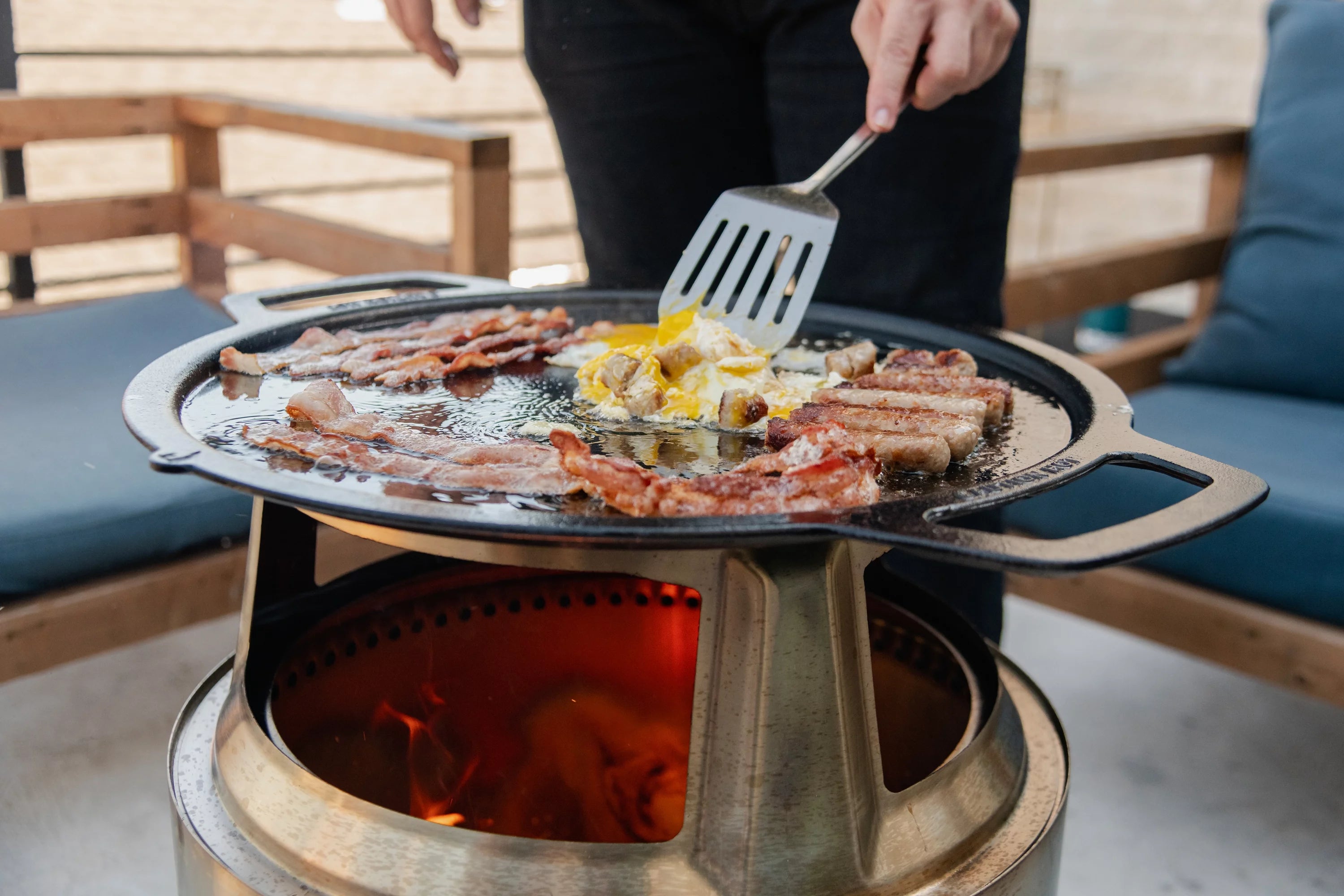 Cast Iron Cookware with Stainless Steel Hub, Weight: 19.5lbs, Cooking Surface Diameter 17.75" B48892