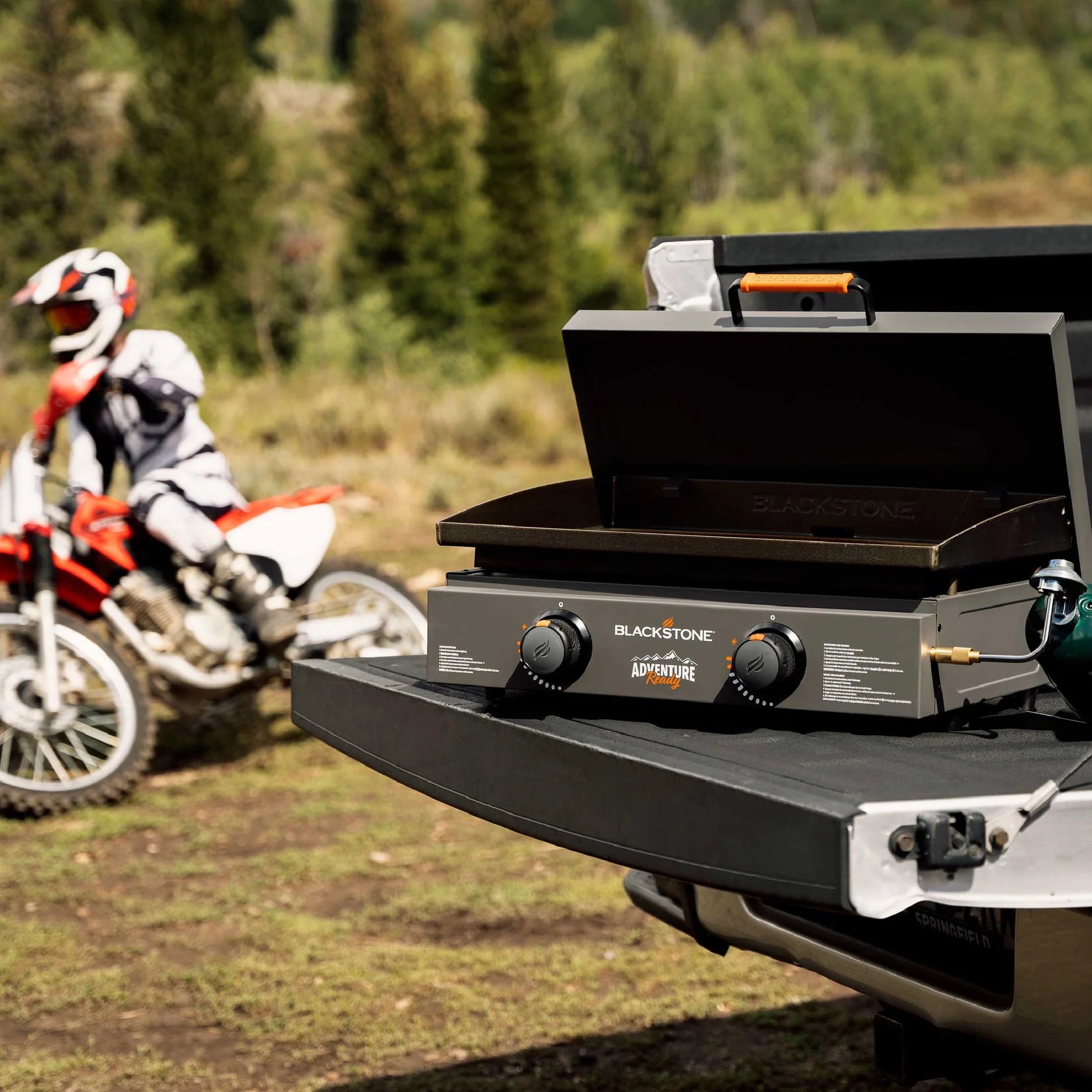 Black 2-Burner 22 Propane Griddle with Hard Cover K83932