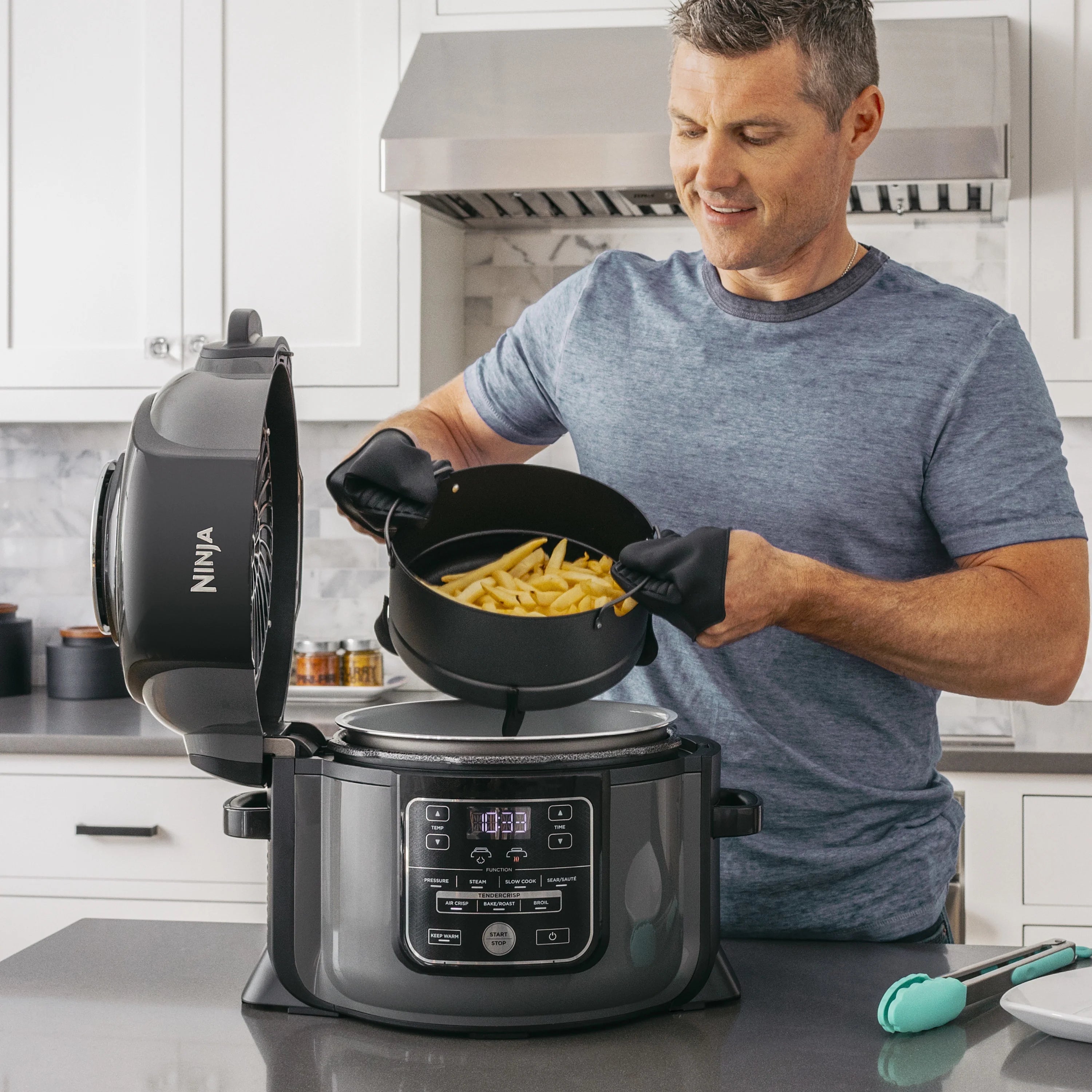 8-in-1 6.5-Quart Pressure Cooker X877