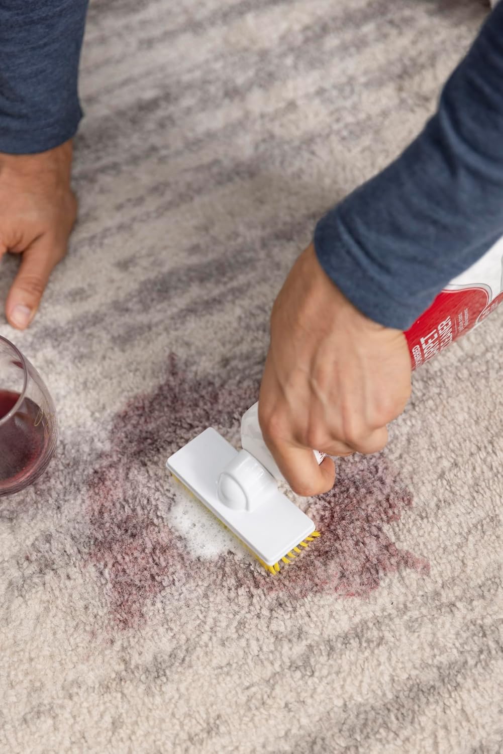 13.5 Fl Oz Carpet Cleaner with Brush C7667