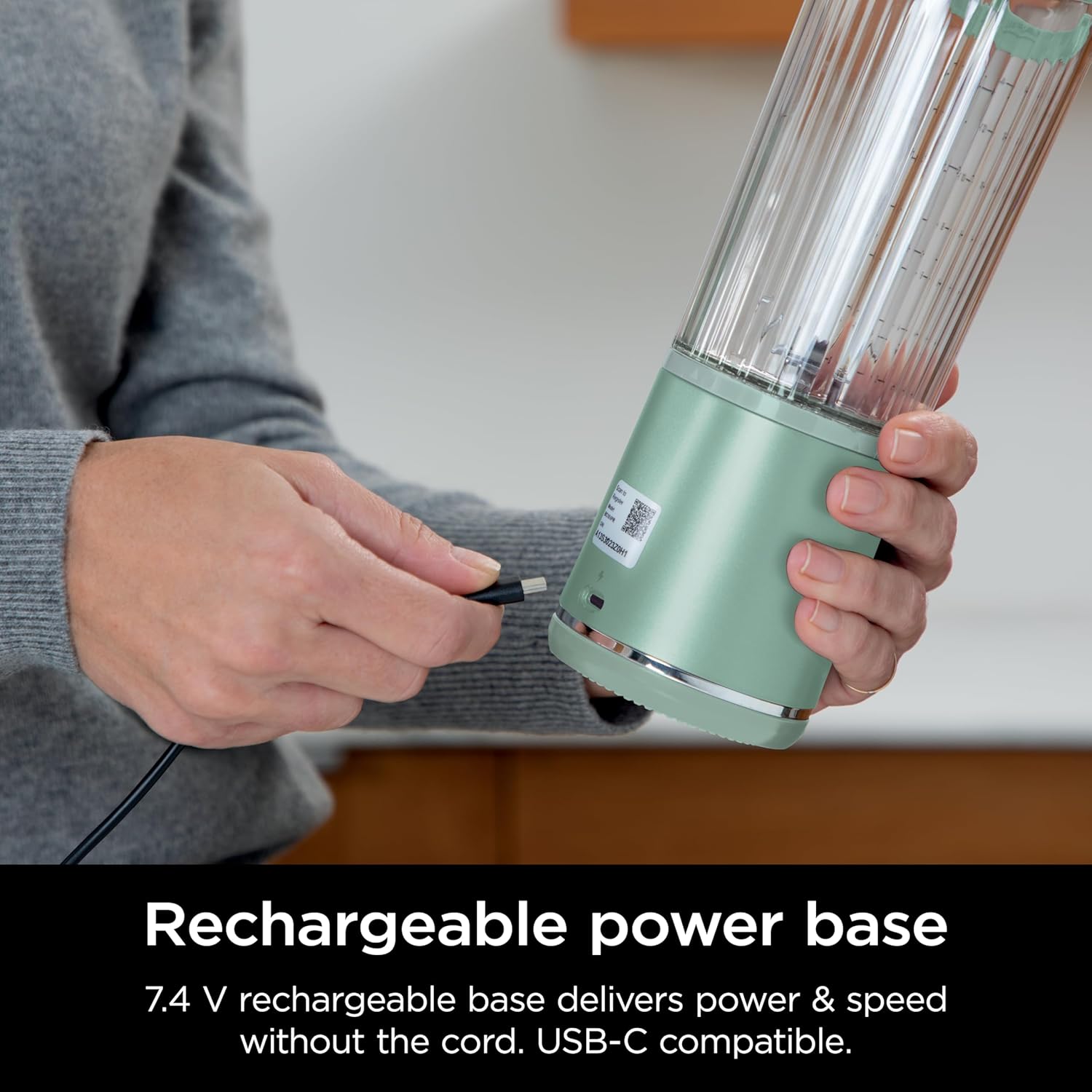 Portable Blender, Cordless, 18oz. Vessel, BPA Free, USB-C Rechargeable, Tinted Mint U78082